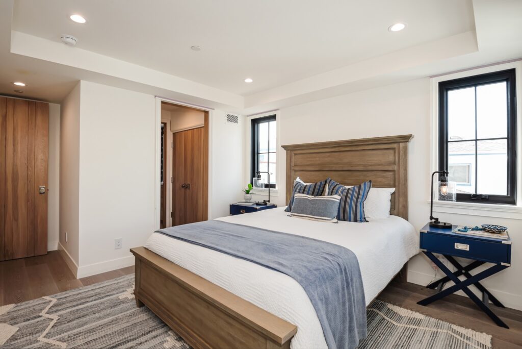east coast style bedroom in Hermosa Beach